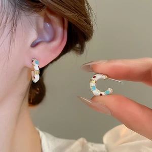 Vòng bông tai phong cách dân tộc vintage màu trắng, đỏ, xanh dương và vàng - Đa năng cho ngày thường