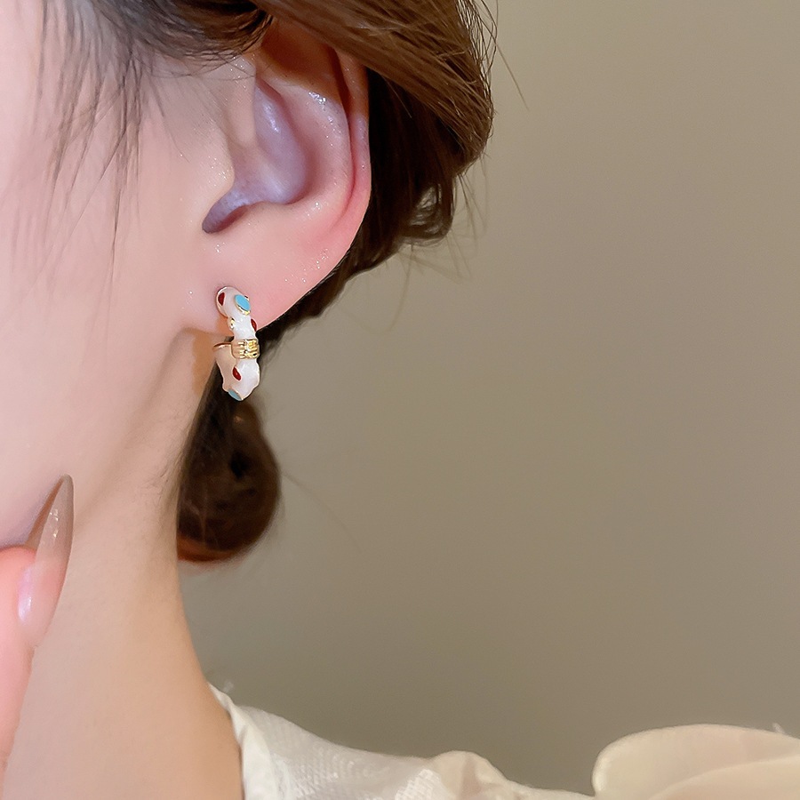 Vòng bông tai phong cách dân tộc vintage màu trắng, đỏ, xanh dương và vàng - Đa năng cho ngày thường