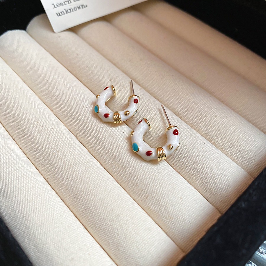 Vòng bông tai phong cách dân tộc vintage màu trắng, đỏ, xanh dương và vàng - Đa năng cho ngày thường