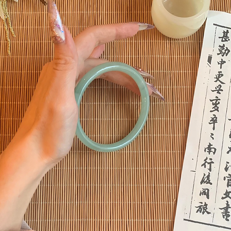 Vòng tay thủy tinh tròn phong cách Trung Quốc - Sang Trọng Thời Trang Cao Cấp