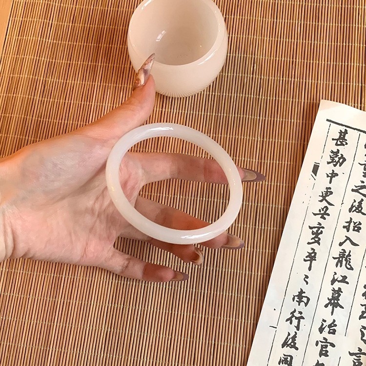 Vòng tay thủy tinh tròn phong cách Trung Quốc - Sang Trọng Thời Trang Cao Cấp