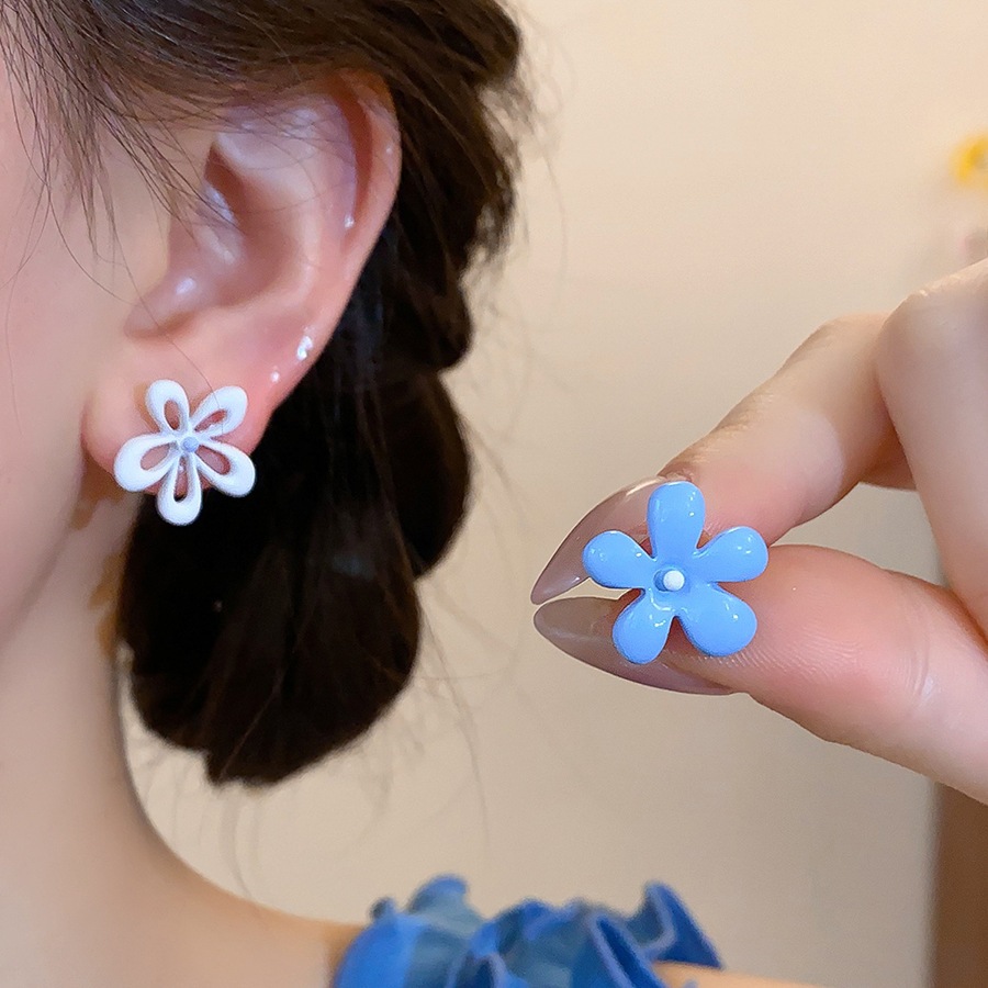 Bạc kim phun sơn hoa bông tai bất đối xứng Thời trang dopamine đinh tán ánh sáng sang trọng cao cấp Bông tai thiết kế ý nghĩa thích hợp