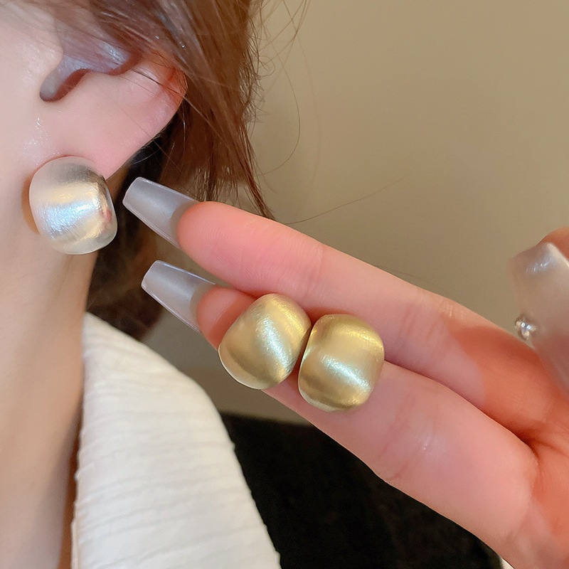 Bông tai kim loại bạc hình chữ C phong cách châu Âu và Mỹ, thiết kế cá tính phù hợp cho trang sức thời trang