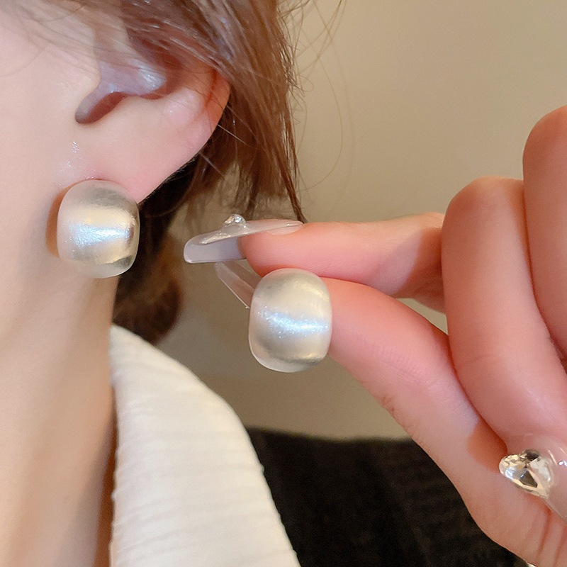 Bông tai kim loại bạc hình chữ C phong cách châu Âu và Mỹ, thiết kế cá tính phù hợp cho trang sức thời trang