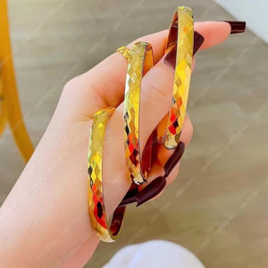 Vòng tay titan nữ không gỉ mạ vàng 18k thiết kế nhiều kiểu dáng thời trang thanh lịch trẻ trung