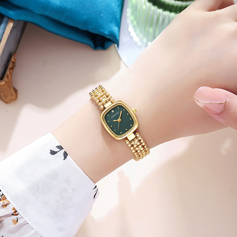 Đồng hồ nữ Ánh sáng sang trọng Mặt vuông nhỏ Mặt dây chuyền hạt Retro Nhỏ Phong cách thơm Đồng hồ nữ