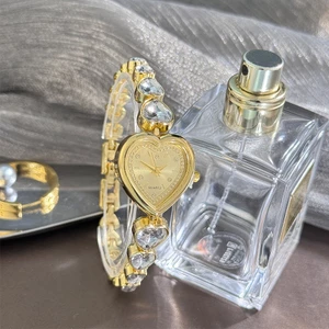 Đồng hồ nữ thời trang Bộ vòng tay trang sức tình yêu hình tròn với đồng hồ vòng tay Zircon hình tình yêu