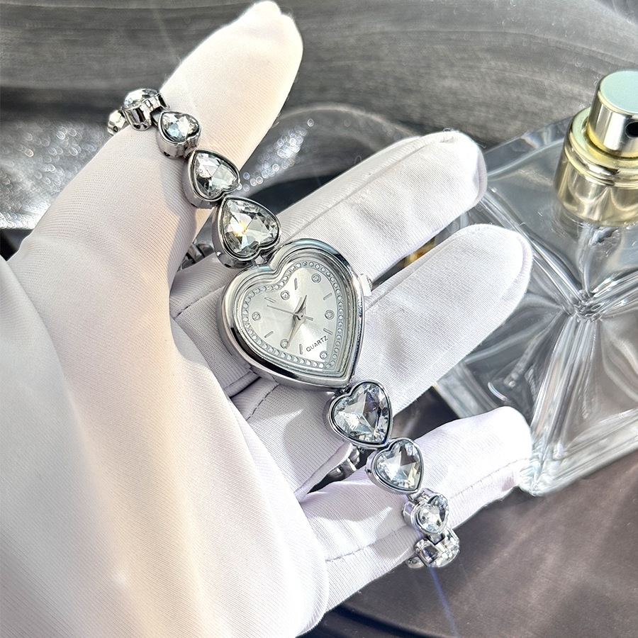 Đồng hồ nữ thời trang Bộ vòng tay trang sức tình yêu hình tròn với đồng hồ vòng tay Zircon hình tình yêu