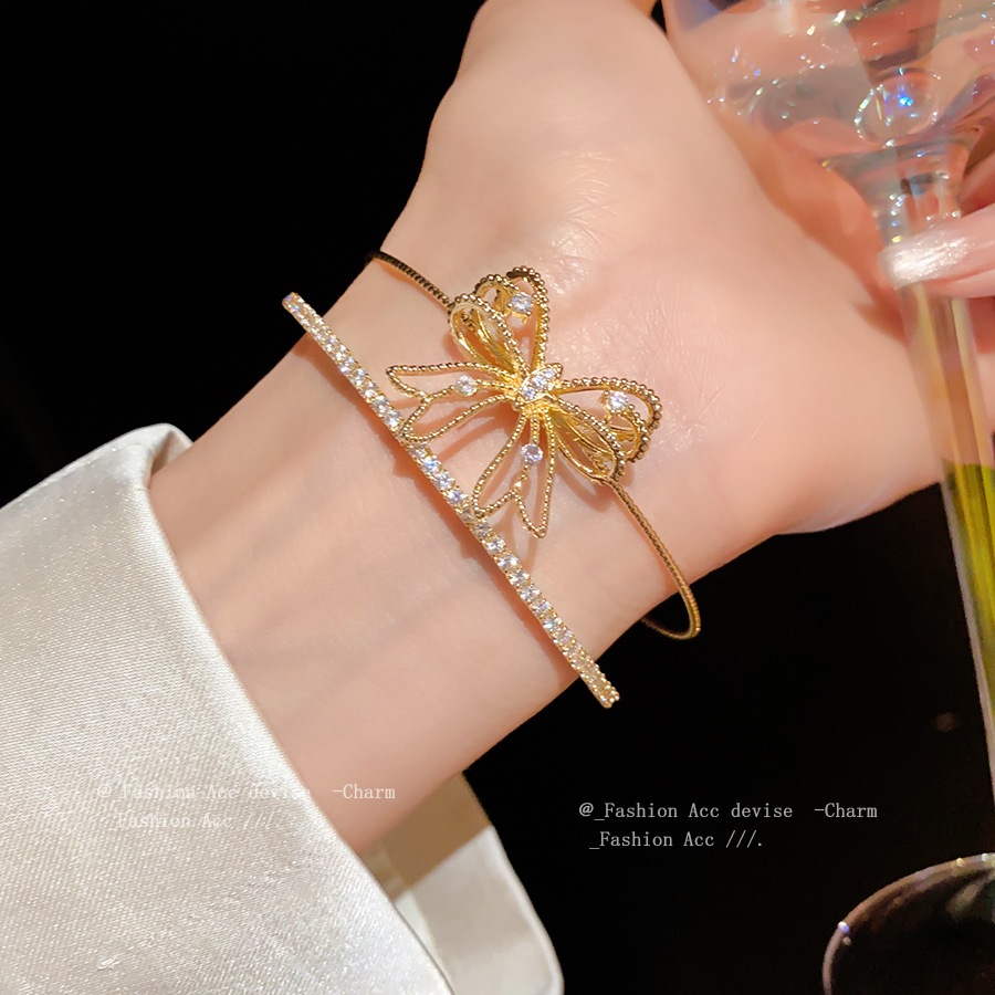 Vòng tay hai lớp nơ zircon mới, thích hợp, thời trang và cá tính với cảm giác sang trọng nhẹ nhàng và cao cấp