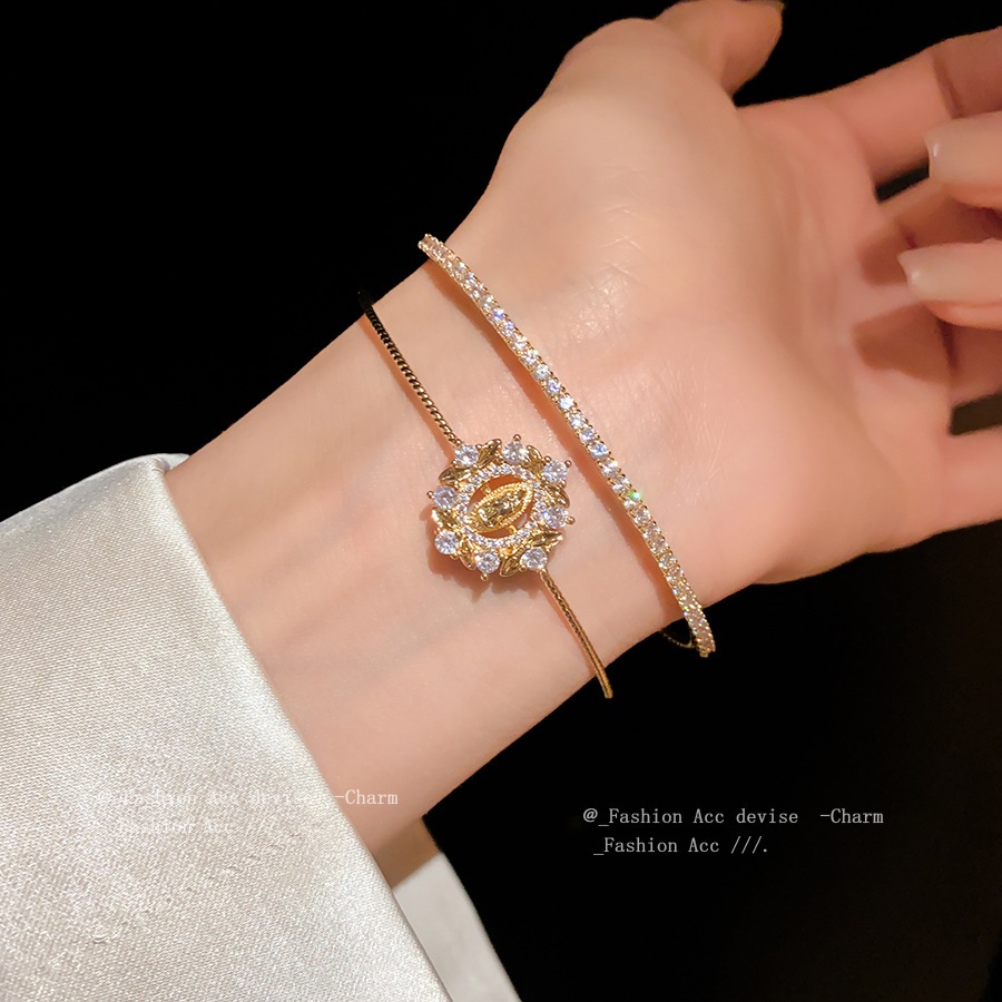 Vòng tay hai lớp nơ zircon mới, thích hợp, thời trang và cá tính với cảm giác sang trọng nhẹ nhàng và cao cấp