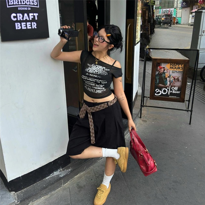 Cutenew In Hình Nhìn Xuyên Qua Áo Thun Không Đều Tắt Tay Skinny Cá Tính Niche Nóng Gà Con Nhìn Mỏng Hơn Thời Trang Không Khí Phong Cách Nóng Mới