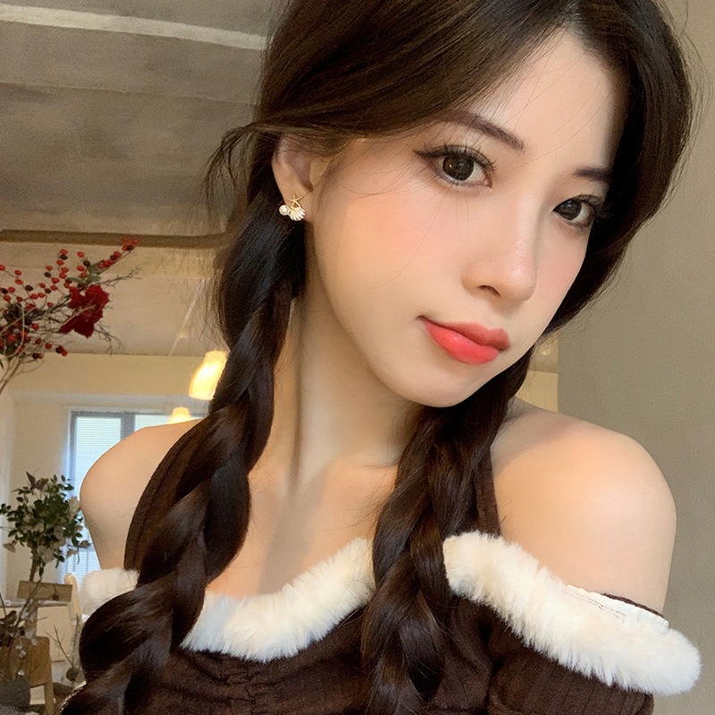 Bông tai dát ngọc trai ngọt ngào và đẹp cho quà tặng ngày lễ của phụ nữ