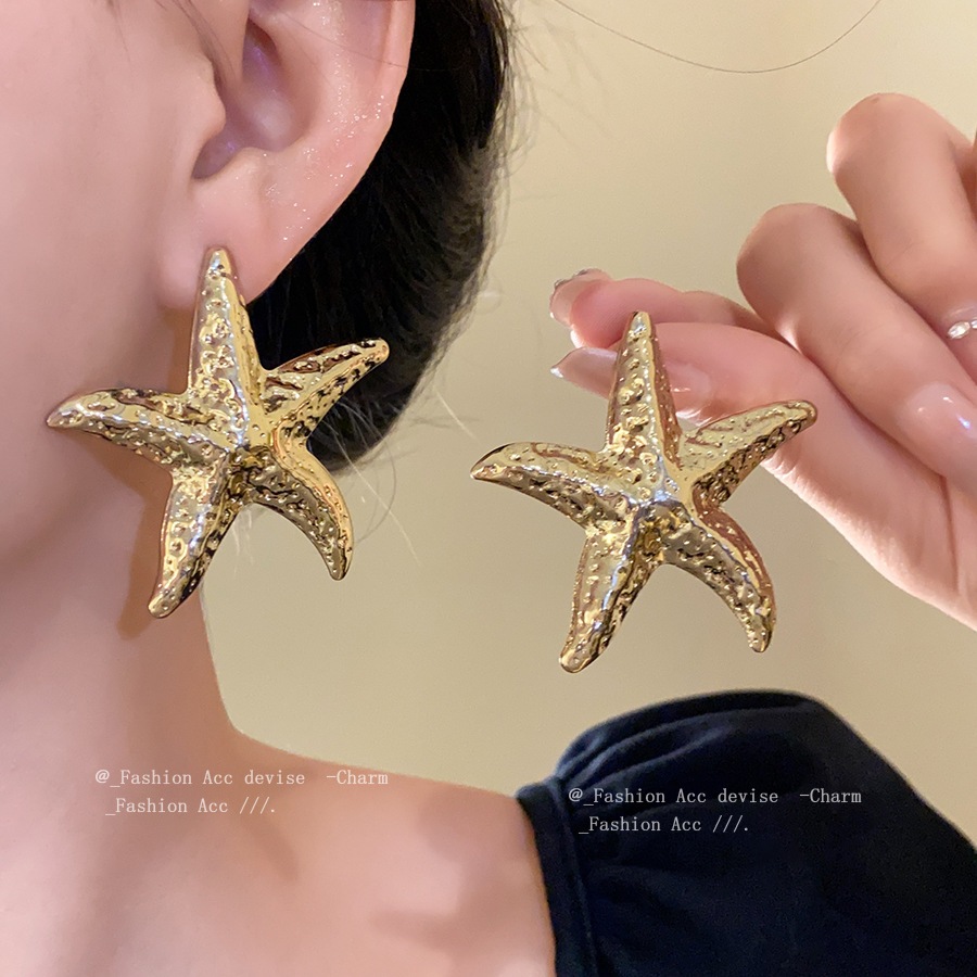 Bông tai đinh tán sao biển kim loại xếp ly nhẹ nhàng sang trọng, phong cách cao cấp, cá nhân, phong cách đơn giản lạnh lùng