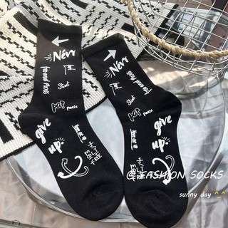 [oklife] Tất nữ dập nóng hoạt hình, ống giữa, đen/trắng, phong cách Nhật Bản, phụ kiện Dongdaemun