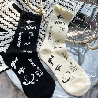 [oklife] Tất nữ dập nóng hoạt hình, ống giữa, đen/trắng, phong cách Nhật Bản, phụ kiện Dongdaemun