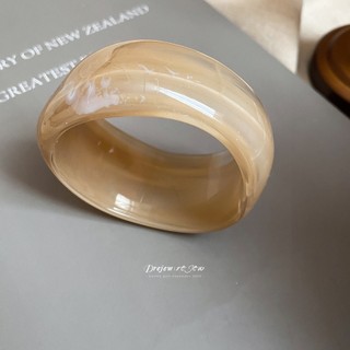 DREJEW Vòng tay mặt rộng không đều bằng nhựa Âu Mỹ, khí chất phong cách rừng, thiết kế thích hợp, vòng tay phổ biến, trang sức tay cao cấp nhẹ nhàng sang trọng