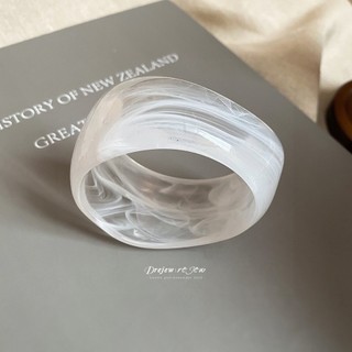 DREJEW Vòng tay mặt rộng không đều bằng nhựa Âu Mỹ, khí chất phong cách rừng, thiết kế thích hợp, vòng tay phổ biến, trang sức tay cao cấp nhẹ nhàng sang trọng