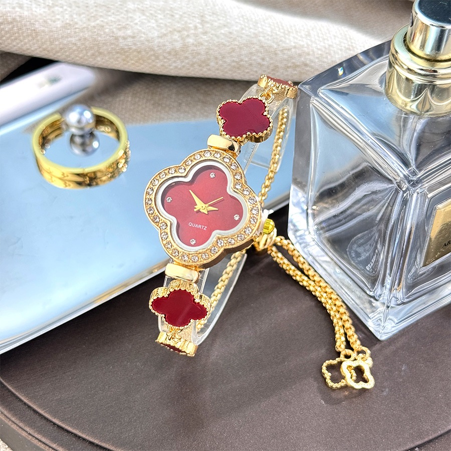 Đồng Hồ Nữ Bốn Lá Cỏ Ba Lá Dây Rút Phong Cách Vòng Tay Nữ Đồng Hồ Màu Kim Cương Bộ Dây Rút Đồng Hồ