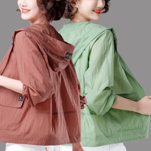 Nhà máy thời trang Áo khoác chống nắng nữ dài tay có mũ trùm đầu phù hợp Áo khoác mỏng thoáng khí QrhYK