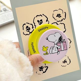 Giá đỡ điện thoại họa tiết Snoopy Dogg cho iPhone 11 13Promax 15promax 15pro 14pro 12pro16promax 16plus 16 Giá đỡ điện thoại