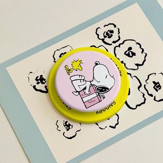 Giá đỡ điện thoại họa tiết Snoopy Dogg cho iPhone 11 13Promax 15promax 15pro 14pro 12pro16promax 16plus 16 Giá đỡ điện thoại