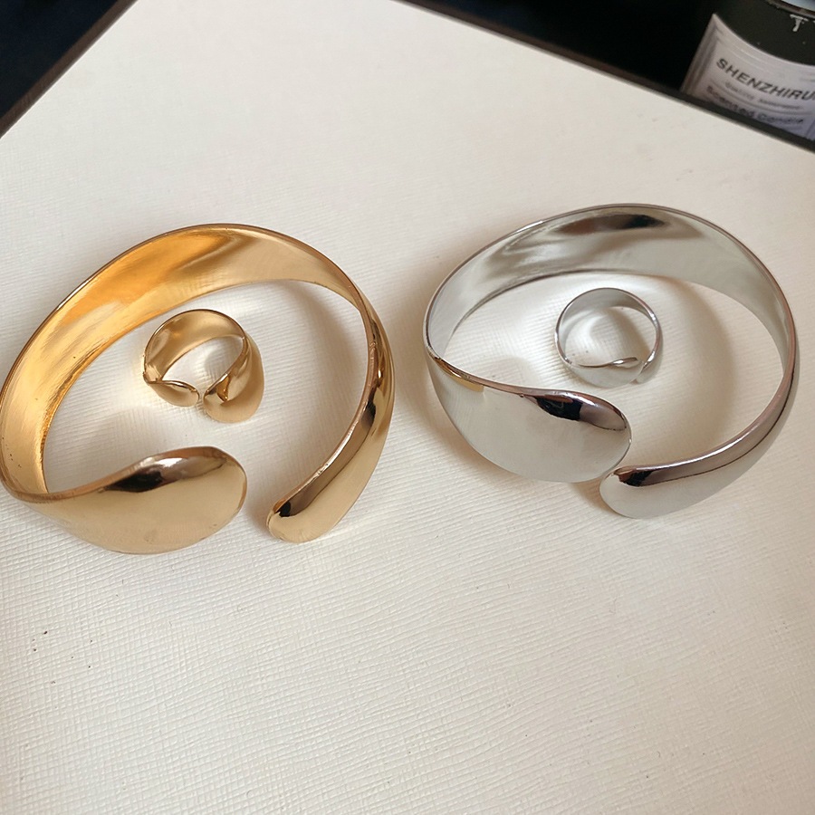 Bộ Trang Sức Vòng Tay Và Nhẫn Kim Loại Thiết Kế Độc Đáo Thời Thượng Phụ Kiện Cao Cấp Cho Nữ