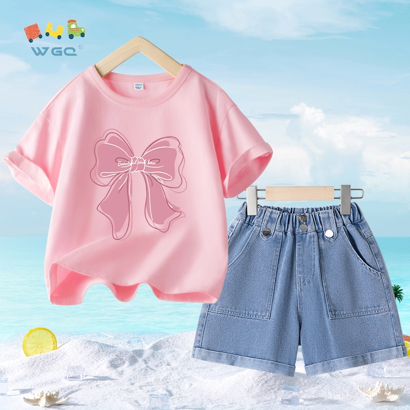 W.G.Q  Bộ đồ bé gái  , áo thun và quần short Denim, dáng rộng thoải mái với in nơ