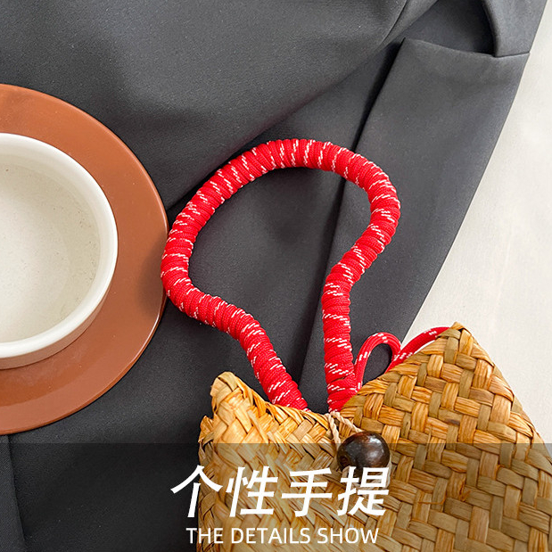 Túi rơm dệt tay màu tương phản kèm dây xách
