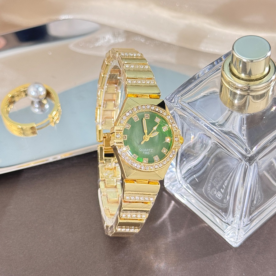 Đồng hồ nữ Cổ điển Vòng tay nhỏ gọn tinh tế Đồng hồ nữ dát kim cương Đồng hồ thời trang sang trọng Màu trắng đen xanh xám Đồng hồ thạch anh đỏ
