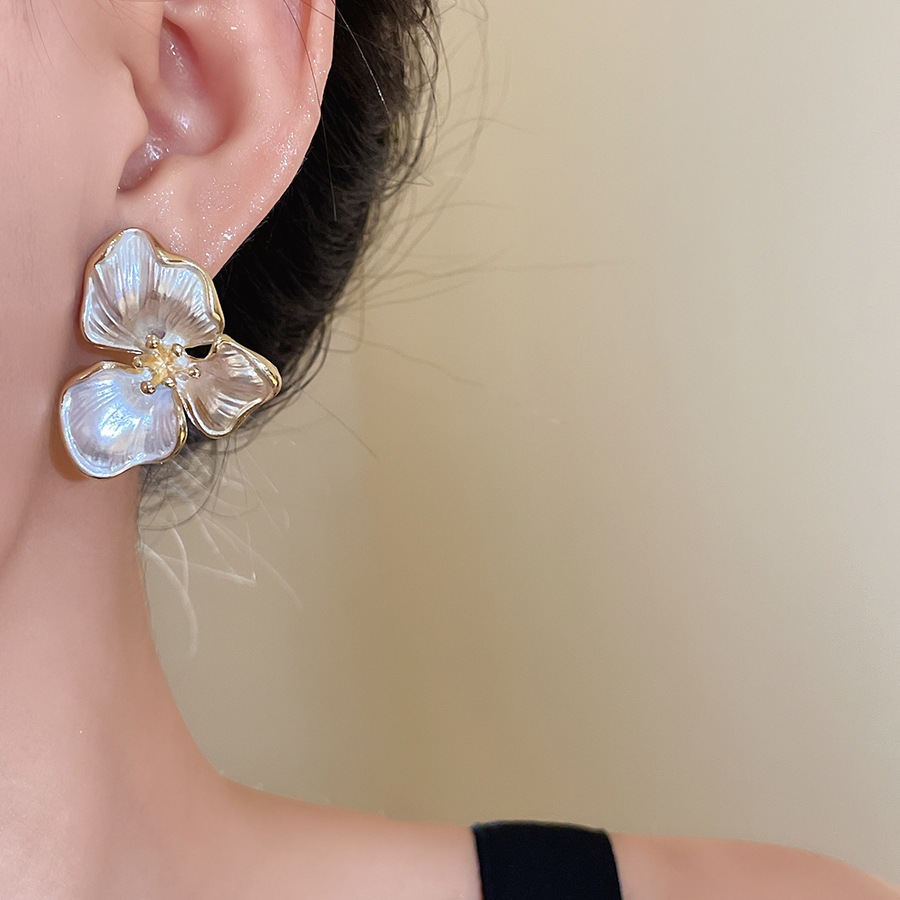 [Jewbeauty] Bông tai hình hoa ba cánh kim bạc đơn giản kiểu Pháp cổ điển đa năng và thời trang bông tai đi lại