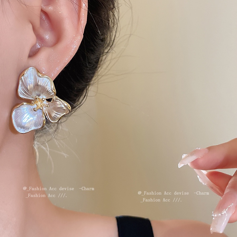 [Jewbeauty] Bông tai hình hoa ba cánh kim bạc đơn giản kiểu Pháp cổ điển đa năng và thời trang bông tai đi lại