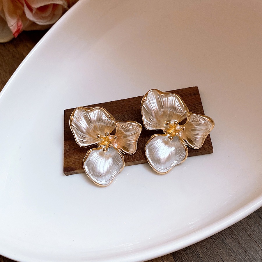 [Jewbeauty] Bông tai hình hoa ba cánh kim bạc đơn giản kiểu Pháp cổ điển đa năng và thời trang bông tai đi lại