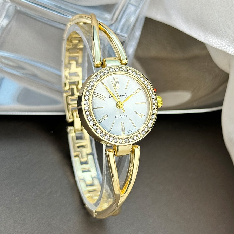 Đồng hồ nữ Đĩa nhỏ gọn Bộ kim cương đơn giản Vòng tay khí chất Đồng hồ thạch anh chéo