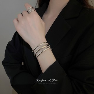 DREJEW Bộ vòng tay mở ba lớp họa tiết kim loại Vòng tay đa năng Châu Âu và Mỹ nhẹ sang trọng trang sức tay cao cấp
