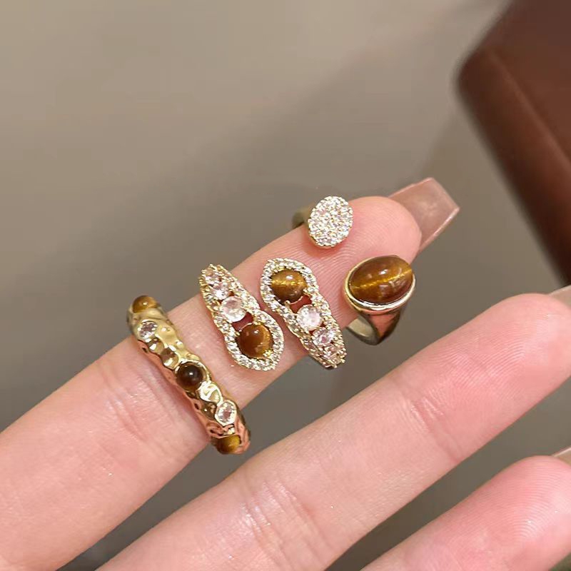 Nhẫn đá mắt hổ kim cương, phù hợp làm quà tặng sinh nhật cho sinh viên