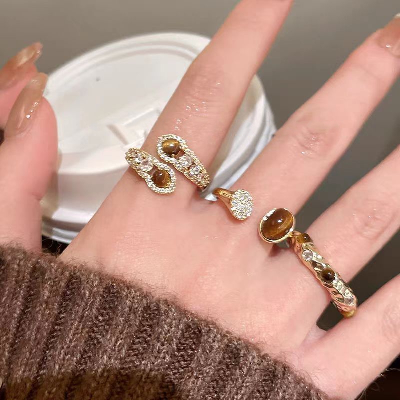 Nhẫn đá mắt hổ kim cương, phù hợp làm quà tặng sinh nhật cho sinh viên