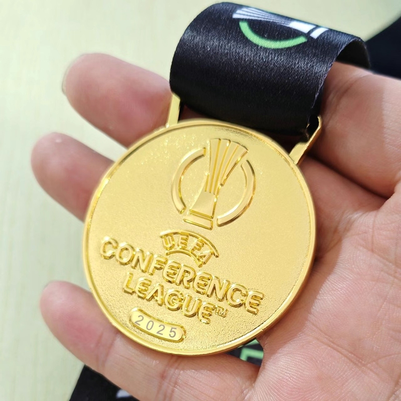 2025 UECL UEFA Conference League Champion Chelsea FC Huy chương vàng Giải đấu bóng đá Bản sao Bộ sưu tập mô hình Quạt Quà tặng Lưu niệm