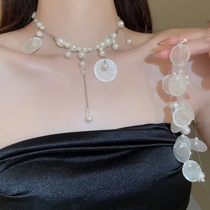 Dây chuyền ngọc trai vỏ tua rua thiết kế thanh lịch, phù hợp làm phụ kiện thời trang cao cấp