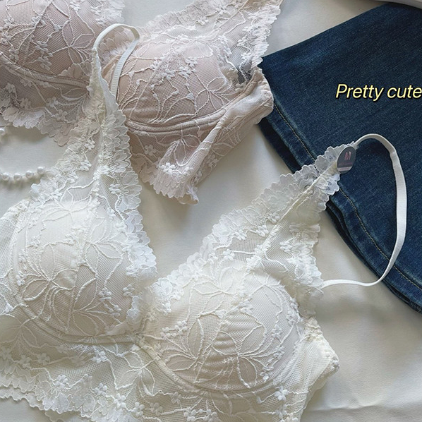 Ren Pháp Lưng Đẹp Gợi Cảm Ngực Nhỏ Đẩy Lên Áo Ngực Quần Lót