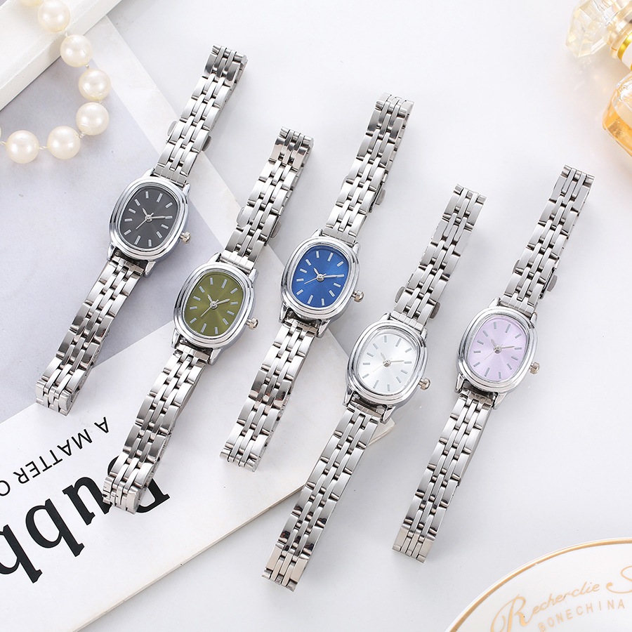 Đồng hồ nữ Dây thép hình bầu dục thời trang hợp thời trang Đồng hồ nữ Đơn giản và đa năng Mặt số nhỏ Tính khí Đồng hồ bạc