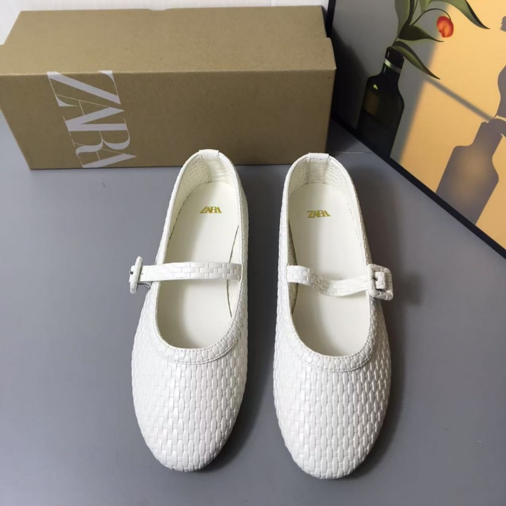 Giày đế bằng mũi tròn dệt màu trắng mới ZARA dành cho nữ