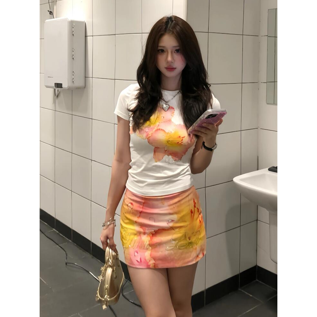 [BANKO] Áo thun trắng ngắn tay in hình mỏng và váy hoa lưng cao dành cho nữ kiểu Mỹ (Mua riêng)