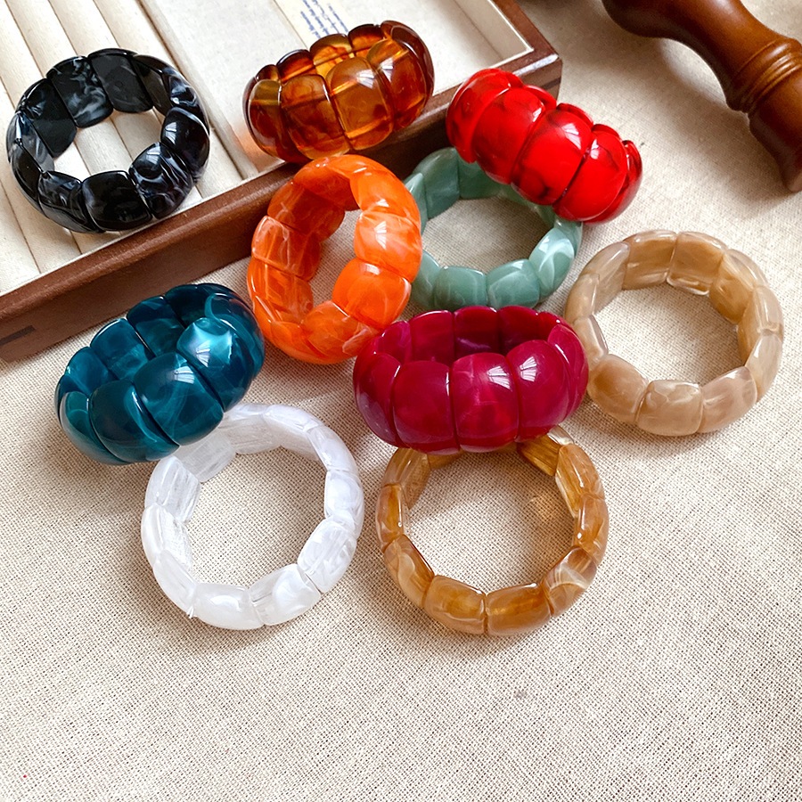 Vòng tay co giãn hình học acrylic mới, dây đeo cổ tay châu Âu và Mỹ phóng đại và cá nhân hóa, là phụ kiện cổ điển và đa năng với cảm giác thiết kế độc đáo