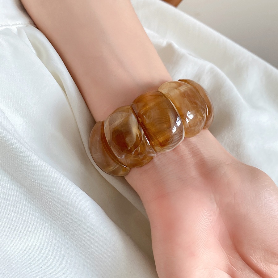 Vòng tay co giãn hình học acrylic mới, dây đeo cổ tay châu Âu và Mỹ phóng đại và cá nhân hóa, là phụ kiện cổ điển và đa năng với cảm giác thiết kế độc đáo