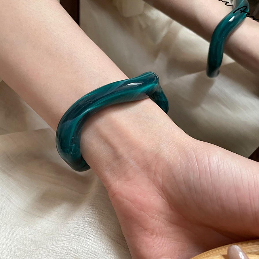 Vòng tay mở tròn hình học không đều bằng Acrylic nhẹ nhàng thời trang sang trọng đơn giản trang trí tay cao cấp cho nữ