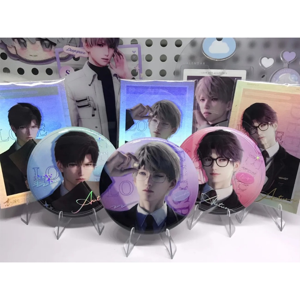 Huy hiệu hộp mù Love and Deepspace & Bộ thẻ ba chiều – Hộp bí ẩn huy hiệu Pin lá dập nổi bằng nhựa PET – 10 gói mỗi hộp (Bao gồm thẻ PVC thưởng)