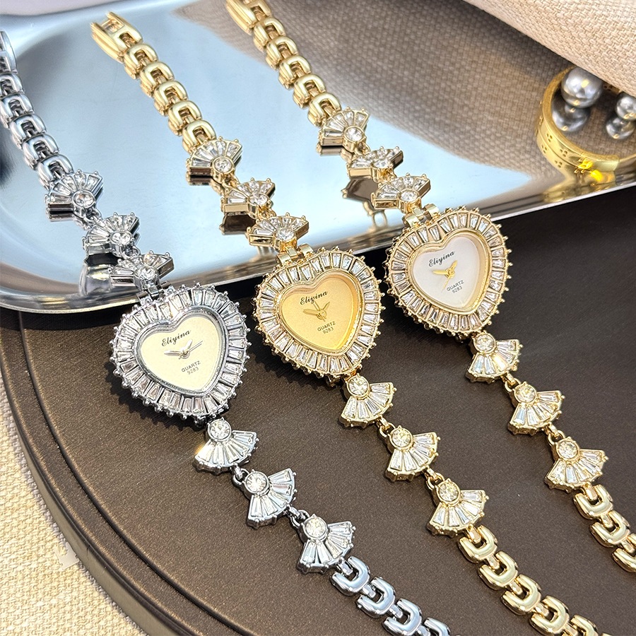 Đồng hồ nữ Bộ tình yêu Zircon Váy nhỏ thời trang Vòng tay tinh tế Đồng hồ thạch anh nữ