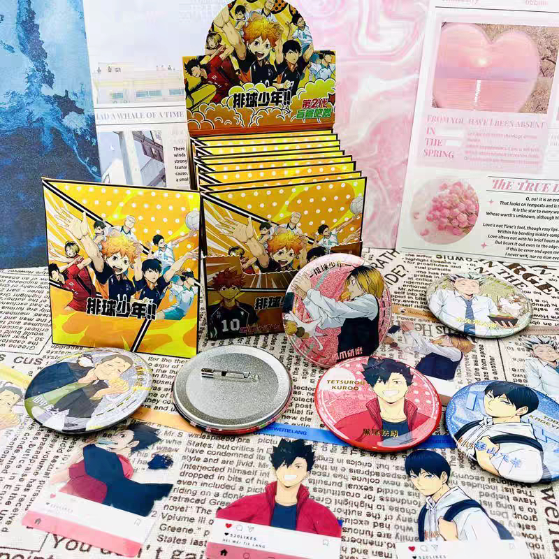 Haikyuu!! Hàng hóa Anime – Pin huy hiệu Flash 75mm + Bộ hộp mù thẻ trong suốt HD