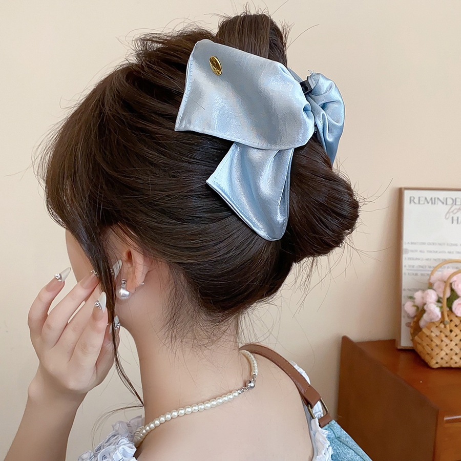 Vải in nơ tam giác kẹp tóc cá tính, phù hợp nhiềustyle