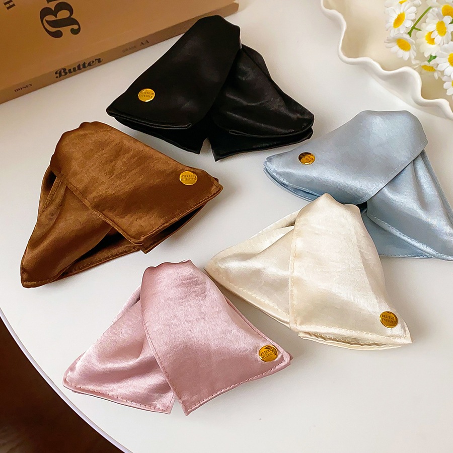 Vải in nơ tam giác kẹp tóc cá tính, phù hợp nhiềustyle